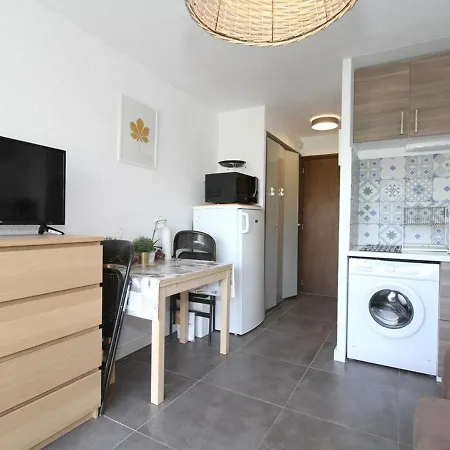 Renove Avec Grande Terrasse, Climatisation, Parking Prive, Proche Commerces Et Thermes - Fr-1-553-192 بالاروك ليه بان